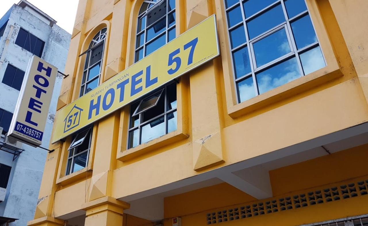 Fifty Seven Inn Batu Pahat Buitenkant foto